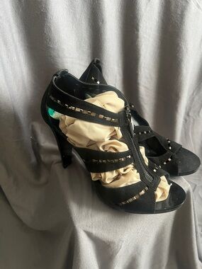 Michael Kors Black Strappy High Heel Sandals with Cream Rosette Accent